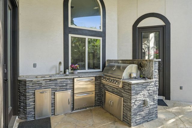 1 BAYSIDE CT, San Antonio, TX 78257