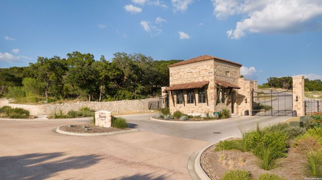 1 BAYSIDE CT, San Antonio, TX 78257