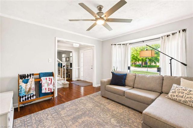 4232 Thalia Forest LN, Virginia Beach, VA 23452