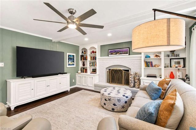 4232 Thalia Forest LN, Virginia Beach, VA 23452