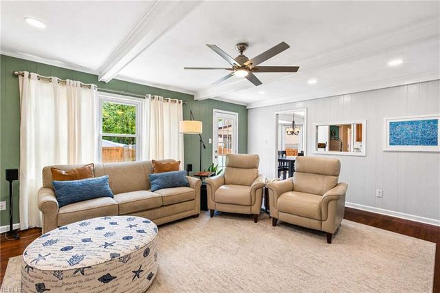 4232 Thalia Forest LN, Virginia Beach, VA 23452