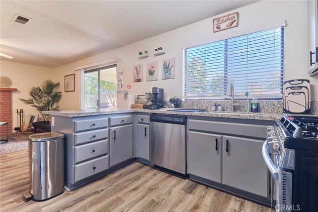 345 Eisenhower Court, Hemet, CA 92543