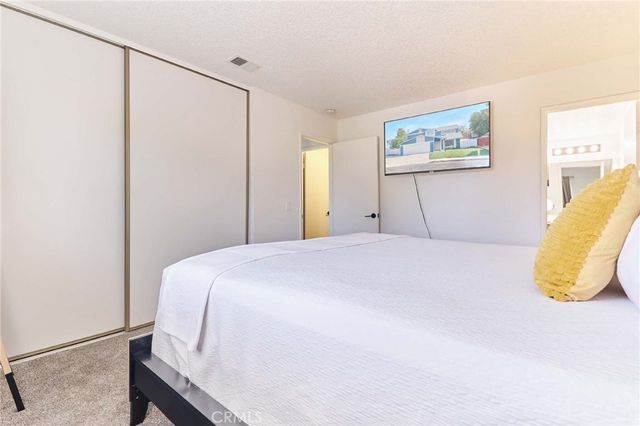 345 Eisenhower Court, Hemet, CA 92543