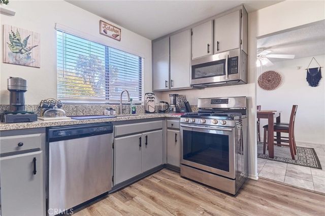 345 Eisenhower Court, Hemet, CA 92543
