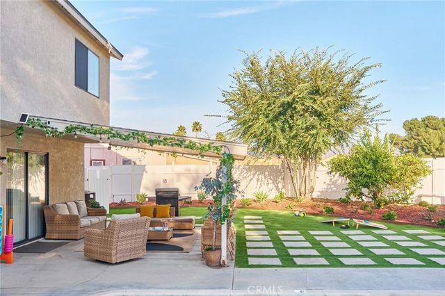 345 Eisenhower Court, Hemet, CA 92543