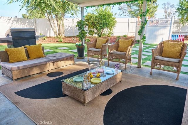 345 Eisenhower Court, Hemet, CA 92543