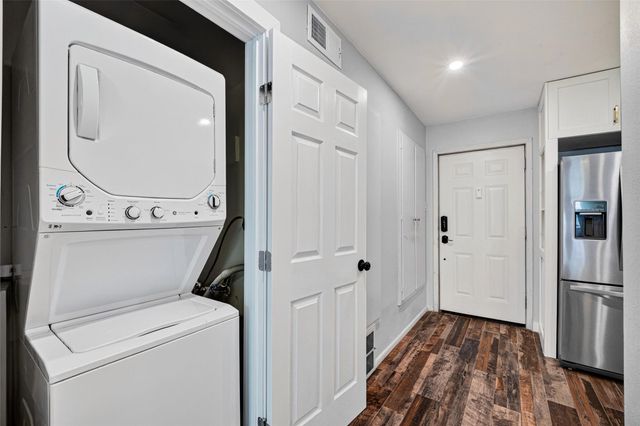 3131 Southwest Freeway A12, Houston, TX 77098