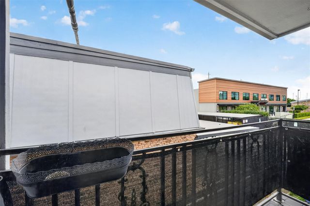 3131 Southwest Freeway A12, Houston, TX 77098
