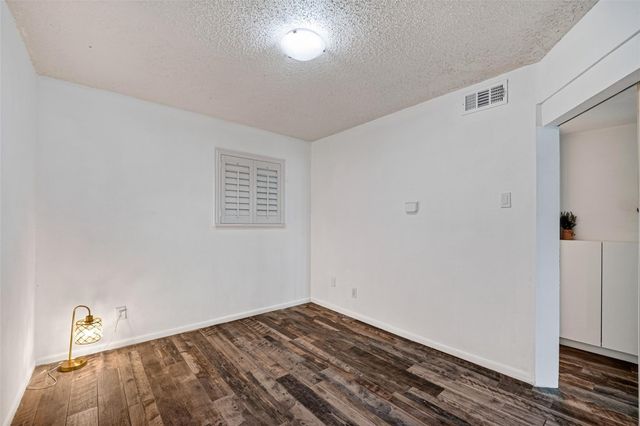 3131 Southwest Freeway A12, Houston, TX 77098