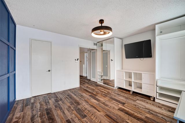 3131 Southwest Freeway A12, Houston, TX 77098