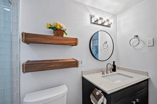 3131 Southwest Freeway A12, Houston, TX 77098