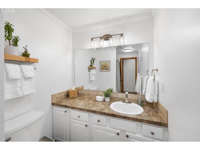 2439 Se Willow Dr, Hillsboro, OR 97123