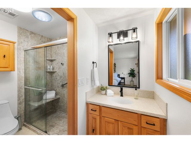 2439 Se Willow Dr, Hillsboro, OR 97123