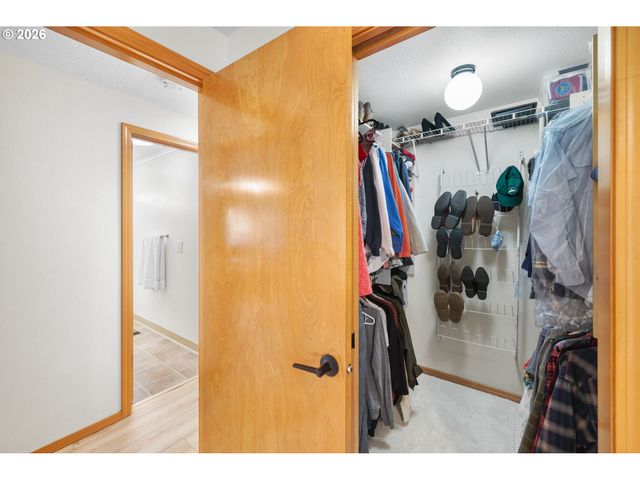 2439 Se Willow Dr, Hillsboro, OR 97123