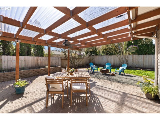 2439 Se Willow Dr, Hillsboro, OR 97123