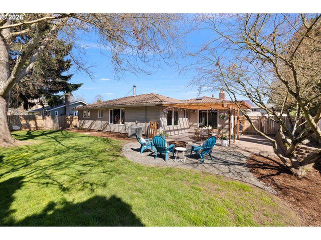 2439 Se Willow Dr, Hillsboro, OR 97123