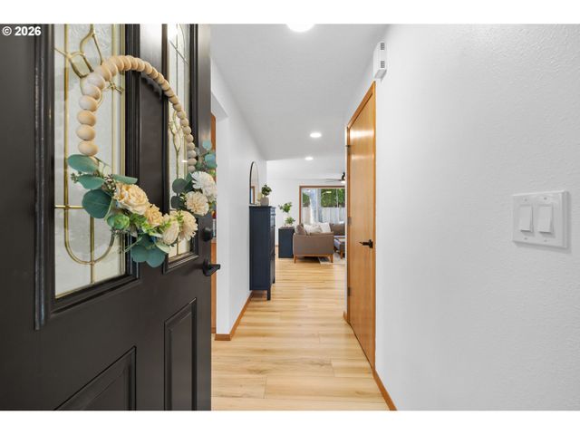 2439 Se Willow Dr, Hillsboro, OR 97123