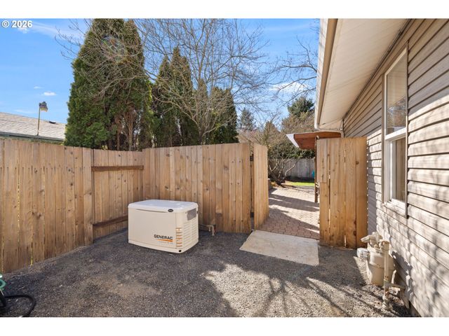 2439 Se Willow Dr, Hillsboro, OR 97123