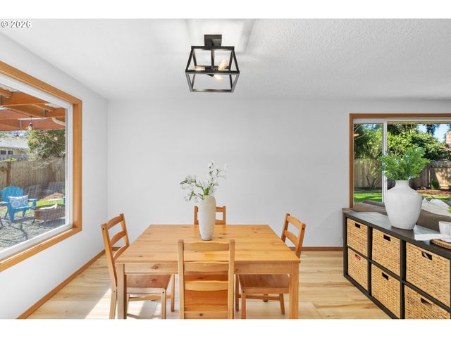 2439 Se Willow Dr, Hillsboro, OR 97123