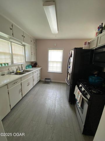 1324 Olive Street, Carthage, MO 64836