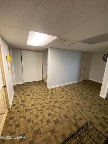1324 Olive Street, Carthage, MO 64836