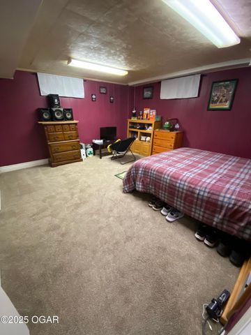 1324 Olive Street, Carthage, MO 64836