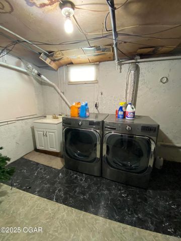 1324 Olive Street, Carthage, MO 64836