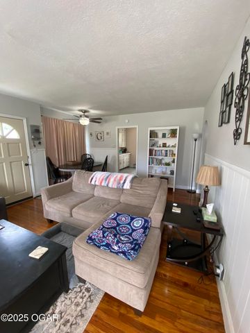 1324 Olive Street, Carthage, MO 64836
