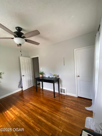 1324 Olive Street, Carthage, MO 64836
