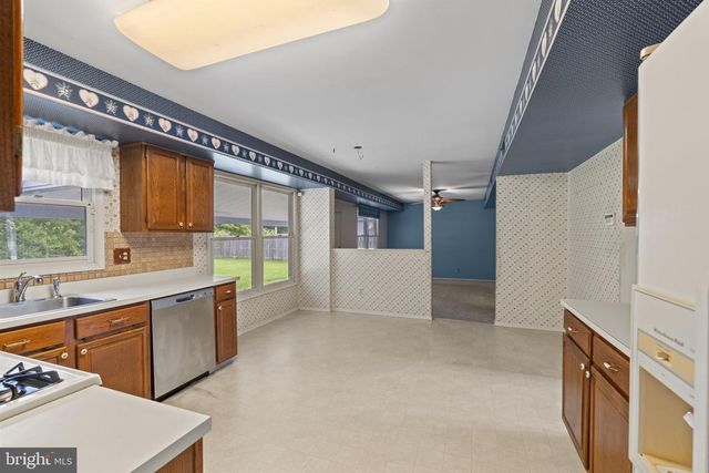 89 TWIN PONDS DR, Sewell, NJ 08080