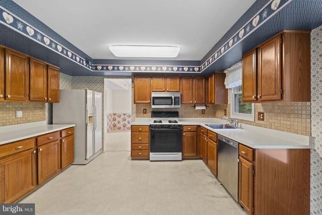 89 TWIN PONDS DR, Sewell, NJ 08080