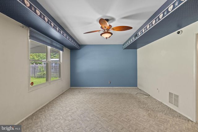 89 TWIN PONDS DR, Sewell, NJ 08080