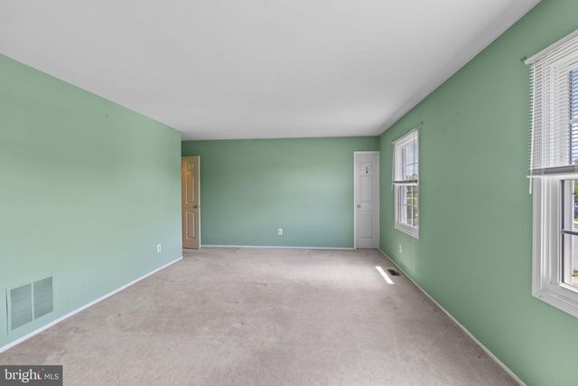 89 TWIN PONDS DR, Sewell, NJ 08080