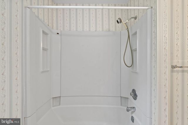 89 TWIN PONDS DR, Sewell, NJ 08080