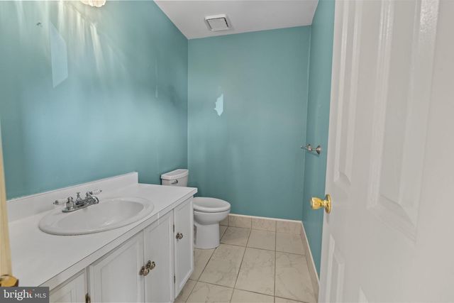 89 TWIN PONDS DR, Sewell, NJ 08080