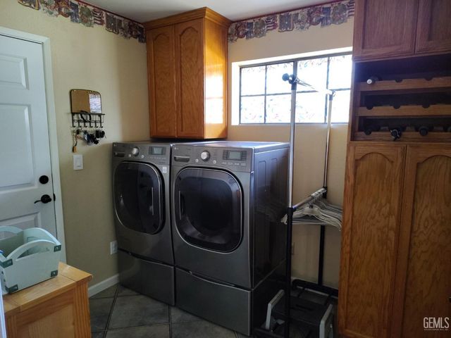 14306 Westdale Drive, Bakersfield, CA 93314