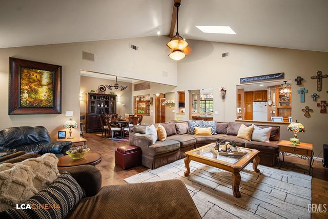 14306 Westdale Drive, Bakersfield, CA 93314