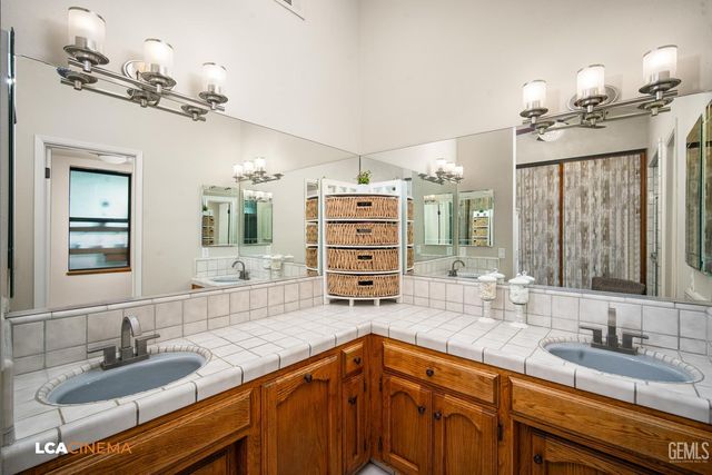 14306 Westdale Drive, Bakersfield, CA 93314