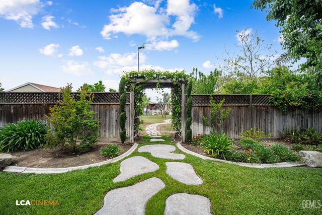 14306 Westdale Drive, Bakersfield, CA 93314