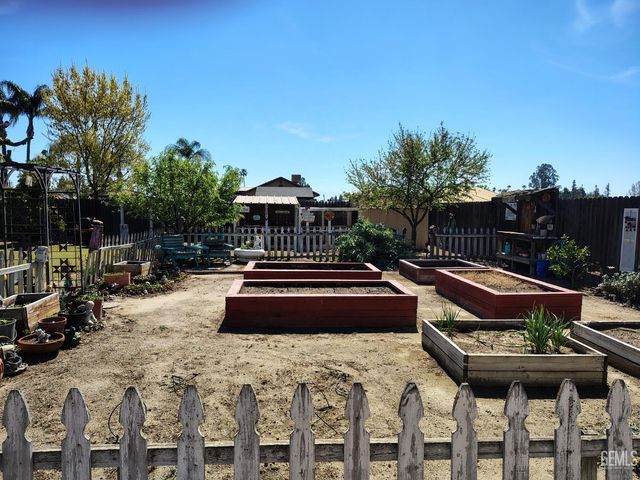 14306 Westdale Drive, Bakersfield, CA 93314