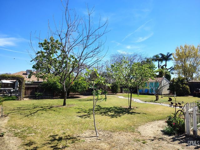 14306 Westdale Drive, Bakersfield, CA 93314