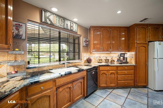 14306 Westdale Drive, Bakersfield, CA 93314