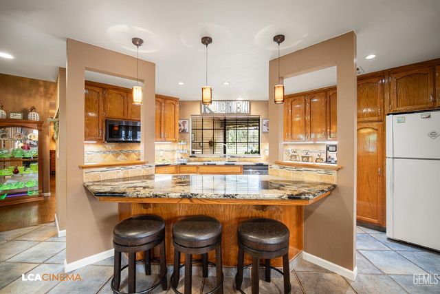 14306 Westdale Drive, Bakersfield, CA 93314