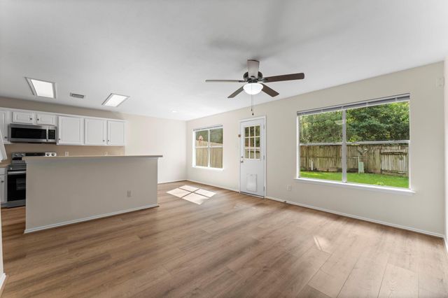 7 Verbena Bend Place, Spring, TX 77382