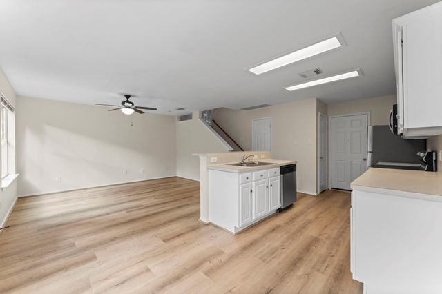 7 Verbena Bend Place, Spring, TX 77382