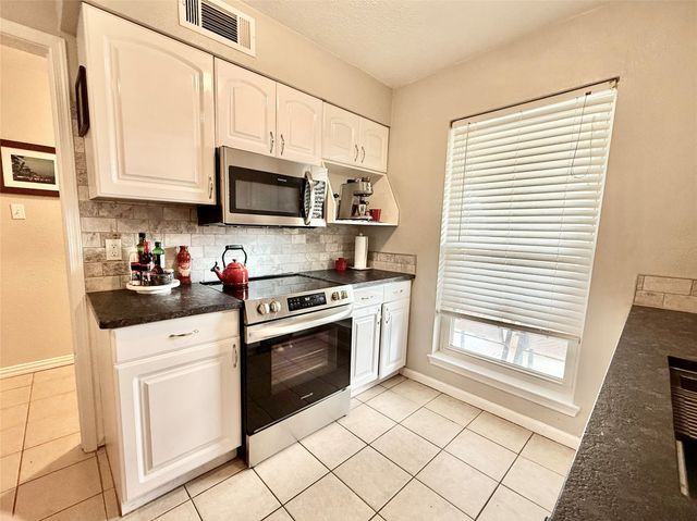 4046 Ridglea Country Club Drive 1201, Fort Worth, TX 76126