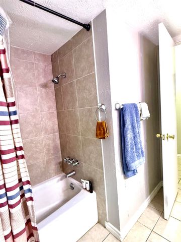 4046 Ridglea Country Club Drive 1201, Fort Worth, TX 76126