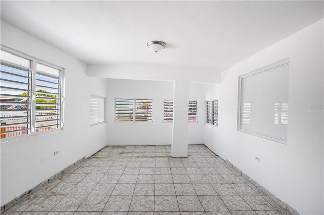 21 EDUARDO CONDE, San Juan, PR 00915