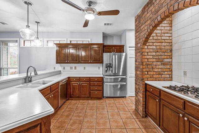 6 Masters Place Drive, Maumelle, AR 72113