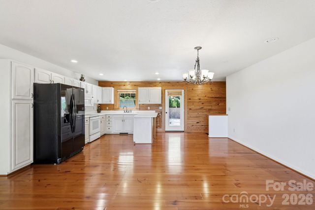 134 Raleigh Drive, Lake Lure, NC 28746